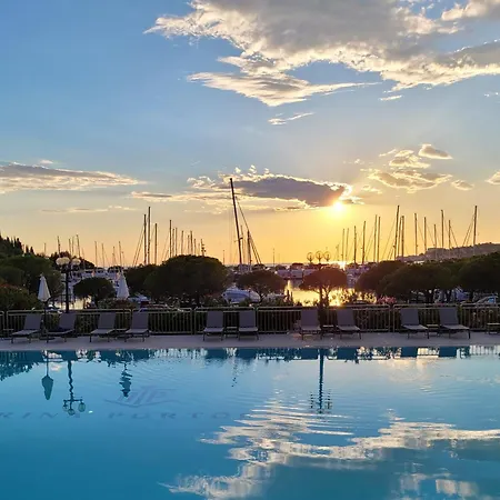 מלון Sea Marina בפורטורוז