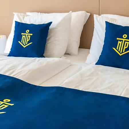 Sea Marina מלון 4*